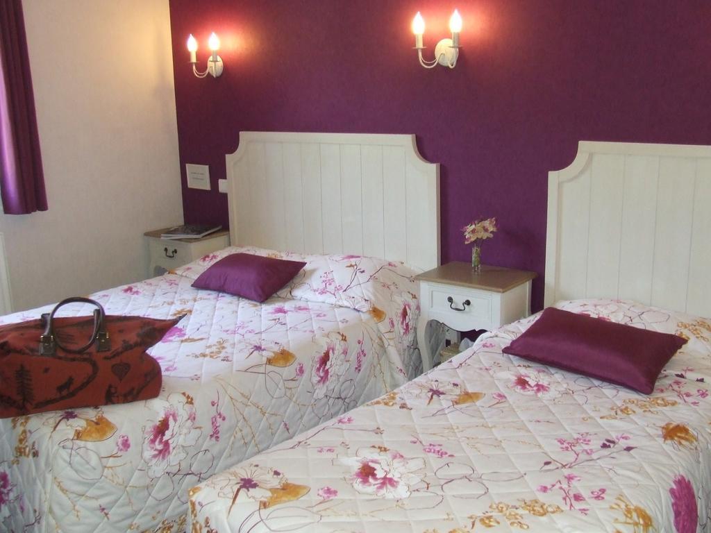 Hotel De La Poste Chagny  Szoba fotó